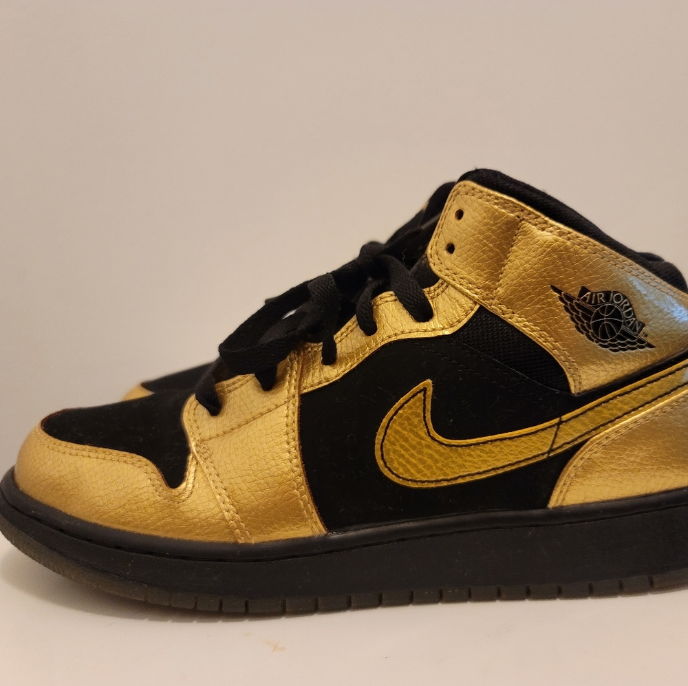 Jordan 1 Mid
